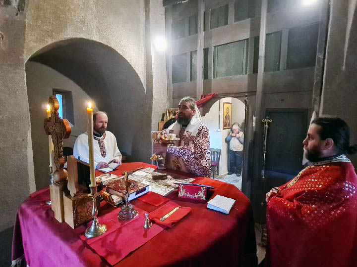 Литургијско сабрање у манастиру Добриловина