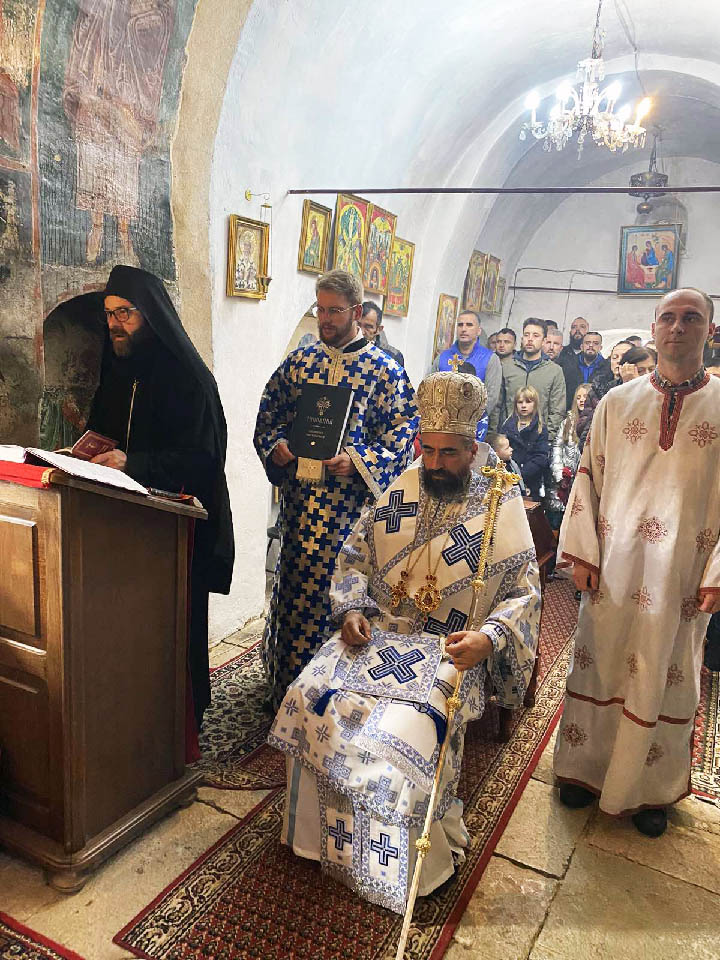 Епископ Методије богослужио у Драговољићима