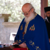 Епископ Методије на литургијском сабрању, у манастиру Златеш