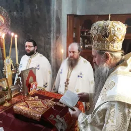 Епископ Јоаникије служио Литургију у манастиру Ђурђеви Ступови