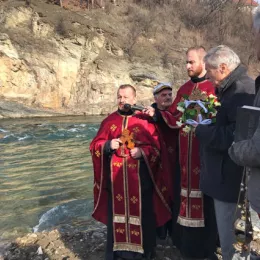 Бјелопољац Марко Дробњак први је допливао до Часног крста у ријеци Лим, на Сињавцу код Бијелог Поља