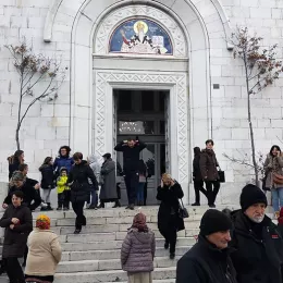 Епископ Јоаникије на Бадњи дан служио Литургију у никшићком Саборном храму