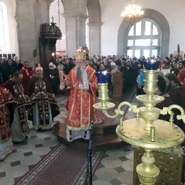 Епископ Јоаникије на Бадњи дан служио Литургију у никшићком Саборном храму