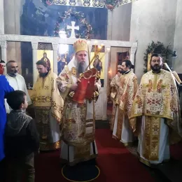 Епископ Јоаникије на Божић служио Литургију у Ђурђевим Ступовима