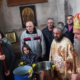 Епископ Јоаникије на Богојављење служио Литургију у Ђурђевим Ступовима