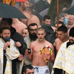 jan-2019-liturgija-i-plivanje-za-casni-krst-u-niksicu