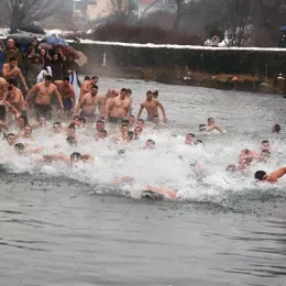 jan-2019-liturgija-i-plivanje-za-casni-krst-u-niksicu