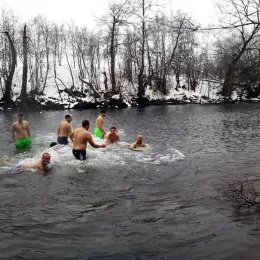 Плав: До крста први Жељко Дашић