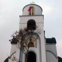 Налагање бадњака и поноћна Литургија у Мурину