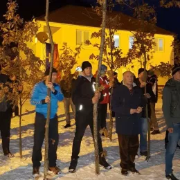 Налагање бадњака и поноћна Литургија у Трепчи