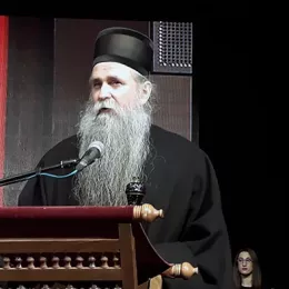 Творац симфоније између Цркве и државе