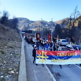 Нa Литију до Бијелог Поља пјешачили из Шанчева: „Носимо мир и боримо се против безаконог закона“
