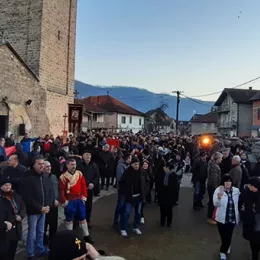 Нa Литију до Бијелог Поља пјешачили из Шанчева: „Носимо мир и боримо се против безаконог закона“