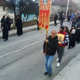 Нa Литију до Бијелог Поља пјешачили из Шанчева: „Носимо мир и боримо се против безаконог закона“