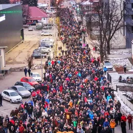 Десет хиљада Беранаца у достојанственом и величанственом Крсном ходу за одбрану Светиња 