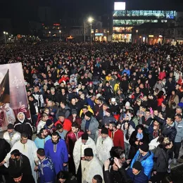 Крстовданска литија у Никшићу: Човјек, вјера, истина и ријеч се не дају везати