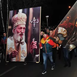 Крстовданска литија у Никшићу: Човјек, вјера, истина и ријеч се не дају везати