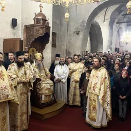Епископ Јоаникије на Богојављење служио у манастиру Ђурђеви Ступови