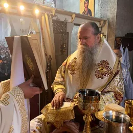Епископ Јоаникије на Богојављење служио у манастиру Ђурђеви Ступови