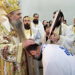 Епископ Јоаникије на Јовањдан служио у Сутивану