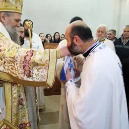 Епископ Јоаникије на Јовањдан служио у Сутивану