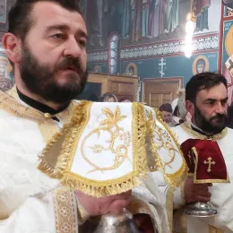 Владика Јоаникије на Мојковцу: Мојковачки јунаци су проливали своју крв за Богомладенца Христа, за Крст Часни и слободу златну