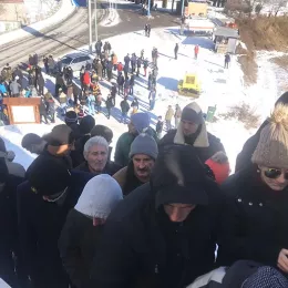 Владика Јоаникије на Мојковцу: Мојковачки јунаци су проливали своју крв за Богомладенца Христа, за Крст Часни и слободу златну