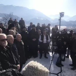 Владика Јоаникије на Мојковцу: Мојковачки јунаци су проливали своју крв за Богомладенца Христа, за Крст Часни и слободу златну