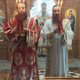 Владика Јоаникије на Мојковцу: Мојковачки јунаци су проливали своју крв за Богомладенца Христа, за Крст Часни и слободу златну