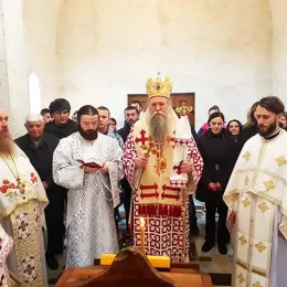 Прослављена храмовна слава цркве Светог Саве у Дапсићима: „Сваки наш храм је светосавски и види се да је Црна Гора од давнина била светосавска по многим топонимима од манастира Савине до Савиног ока, Савиног бора и Савиног кука“.