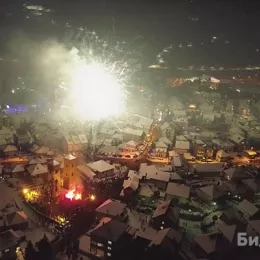 ФОТО: Налагање бадњака у Епархији будимљанско-никшићкој