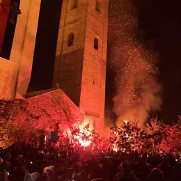 ФОТО: Налагање бадњака у Епархији будимљанско-никшићкој