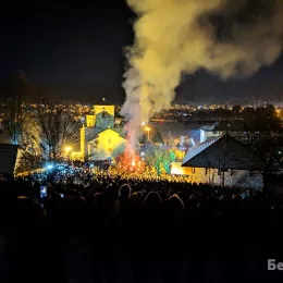 ФОТО: Налагање бадњака у Епархији будимљанско-никшићкој
