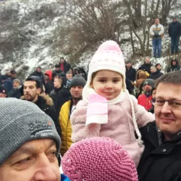 Богојављење у Бијелом Пољу прослављено Литургијом, литијом и пливањем за Часни крст