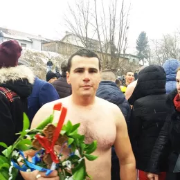 Богојављење у Бијелом Пољу прослављено Литургијом, литијом и пливањем за Часни крст