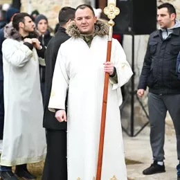 Литија и пливање за Часни крст у Беранама: Први до крста Александар Ралевић