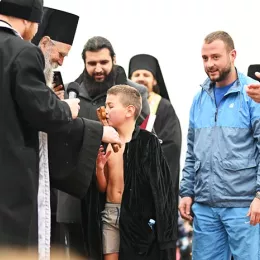 Литија и пливање за Часни крст у Беранама: Први до крста Александар Ралевић