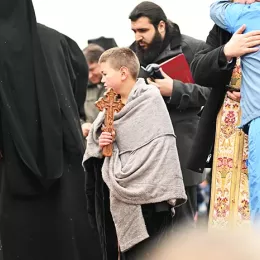 Литија и пливање за Часни крст у Беранама: Први до крста Александар Ралевић