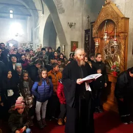 Епископ Јоаникије на Савиндан у Ђурђевим Ступовима