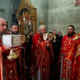 Епископ Јоаникије на Савиндан у Ђурђевим Ступовима