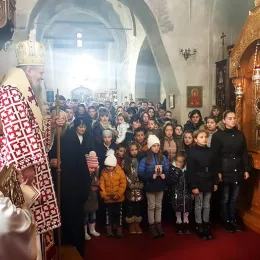 Епископ Јоаникије на Савиндан у Ђурђевим Ступовима