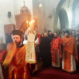 Епископ Јоаникије на Савиндан у Ђурђевим Ступовима