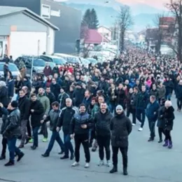 Величанствена свенародна литија у Беранама