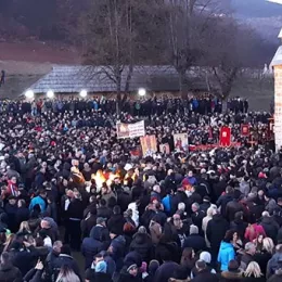 Величанствена свенародна литија у Беранама