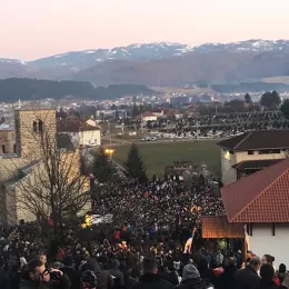 Величанствена свенародна литија у Беранама