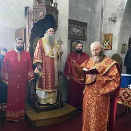 Архијерејска Литургија и велико водоосвећење у Ђурђевим Ступовима