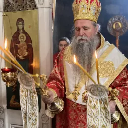 Архијерејска Литургија и велико водоосвећење у Ђурђевим Ступовима