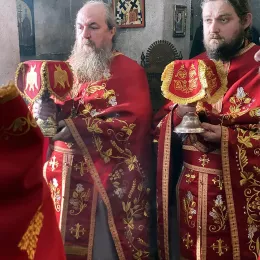 Архијерејска Литургија и велико водоосвећење у Ђурђевим Ступовима