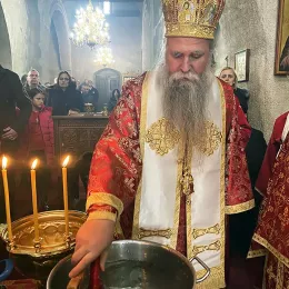 Архијерејска Литургија и велико водоосвећење у Ђурђевим Ступовима