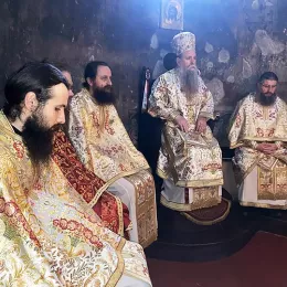 Епископ Јоаникије служио у Ђурђевим Ступовима
